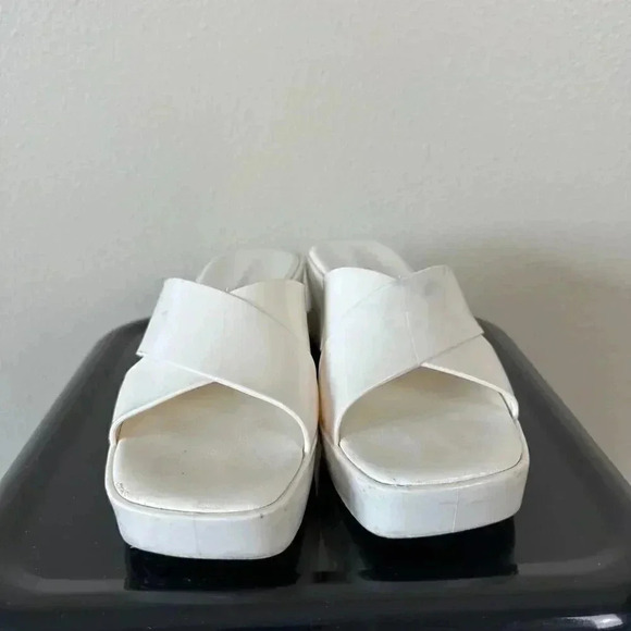 Jeffrey Campbell Platform Bubblegum Mule Sandals Cream Shiny Size 8 - Picture 3 of 11